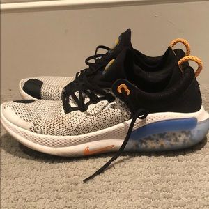 Nike Joyride Flyknit